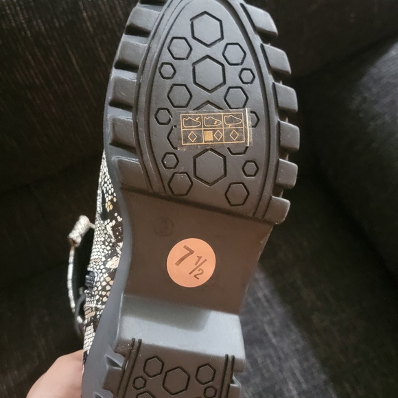 Platform boots - Picture 2 of 4